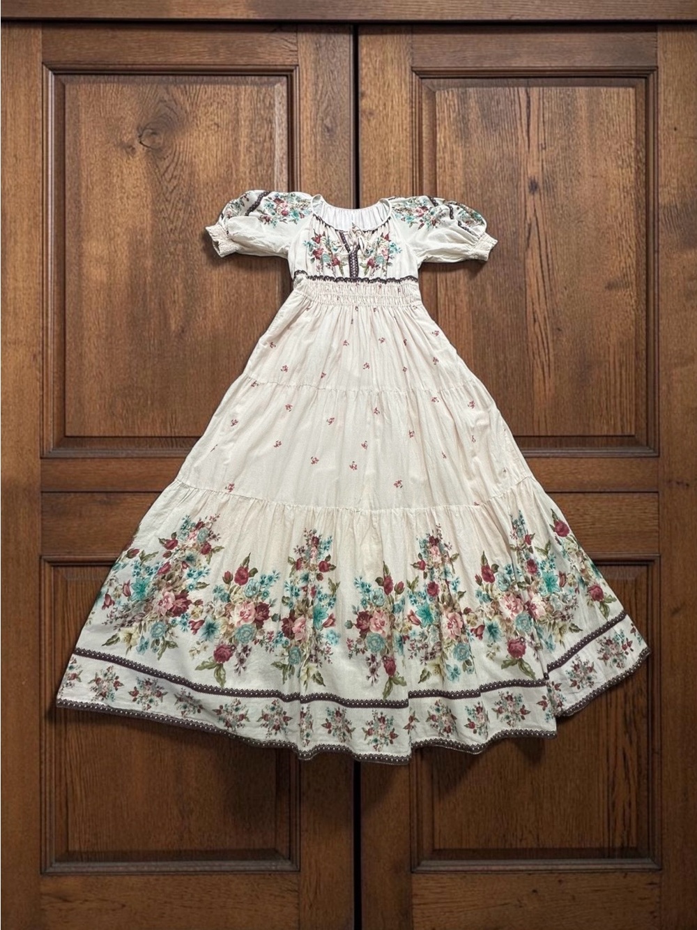 Anthropologie Somerset Floral Midi Dress.
Light Pink/Floral. Size : Large